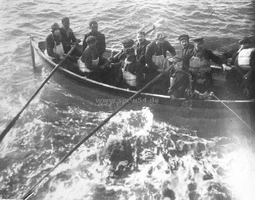Wallace - Mannschaft in Rettungsboot